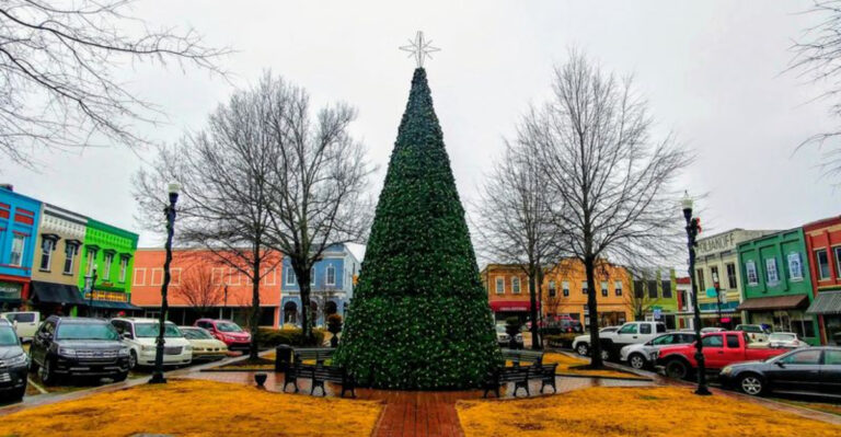 11 small South Carolina towns that look like they belong on a postcard