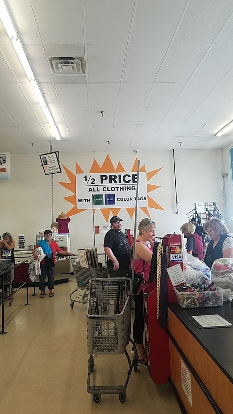 25-Cent Popcorn That's Become a Store Legend 25-Cent Popcorn That's Become a Store Legend