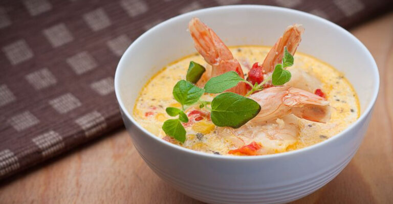 25 Comfort Foods That Somehow Taste Better When Someone Else Makes Them