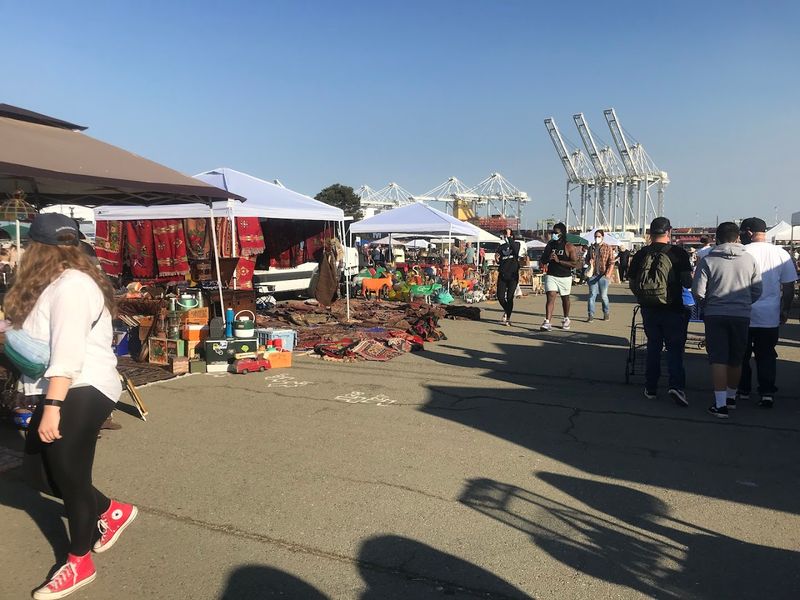 800-Plus Vendors Spread Across a Sprawling Outdoor Space