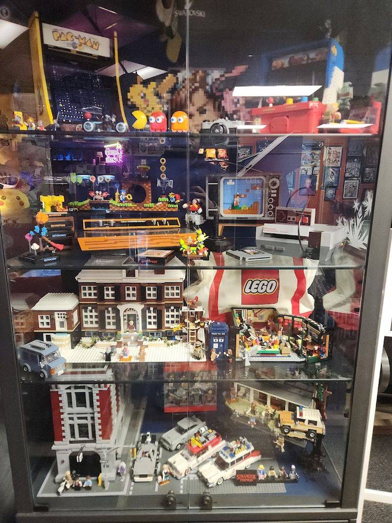 80s and 90s Memorabilia Decorating Every Corner of the Space 80s and 90s Memorabilia Decorating Every Corner of the Space