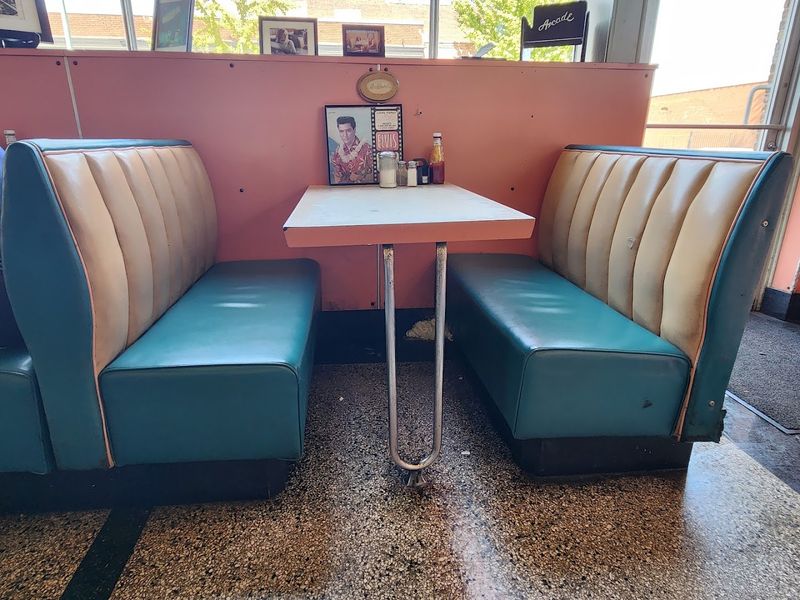A 1950s Atmosphere That Transports You Back in Time A 1950s Atmosphere That Transports You Back in Time