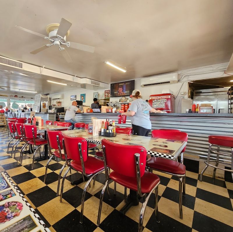 A 1950s Atmosphere You Can Actually Feel