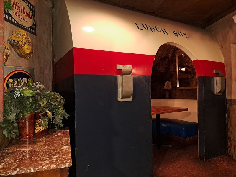A Balloon Artist Who Holds Multiple World Records A Balloon Artist Who Holds Multiple World Records