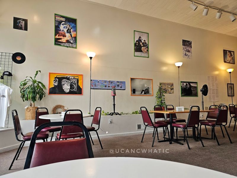 A Blast from the Past: The Vintage Decor That Sets the Mood