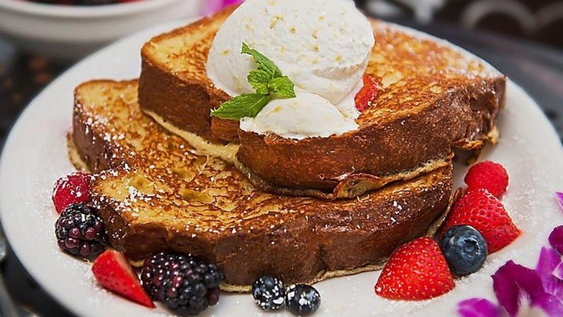 A Breakfast Spot That Beats the Hotel Buffet