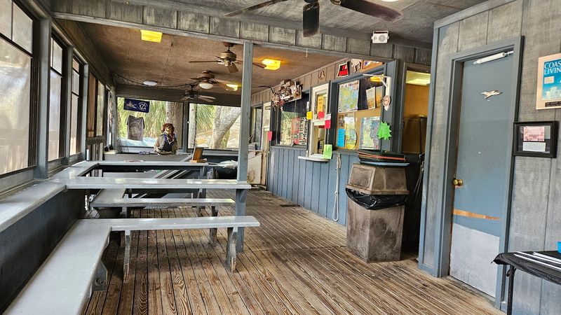 A Cash-Only Spot With Old-School Charm