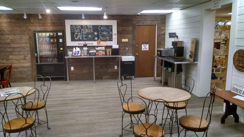 A Charming Little Cafe for Resting Your Feet Mid-Browse