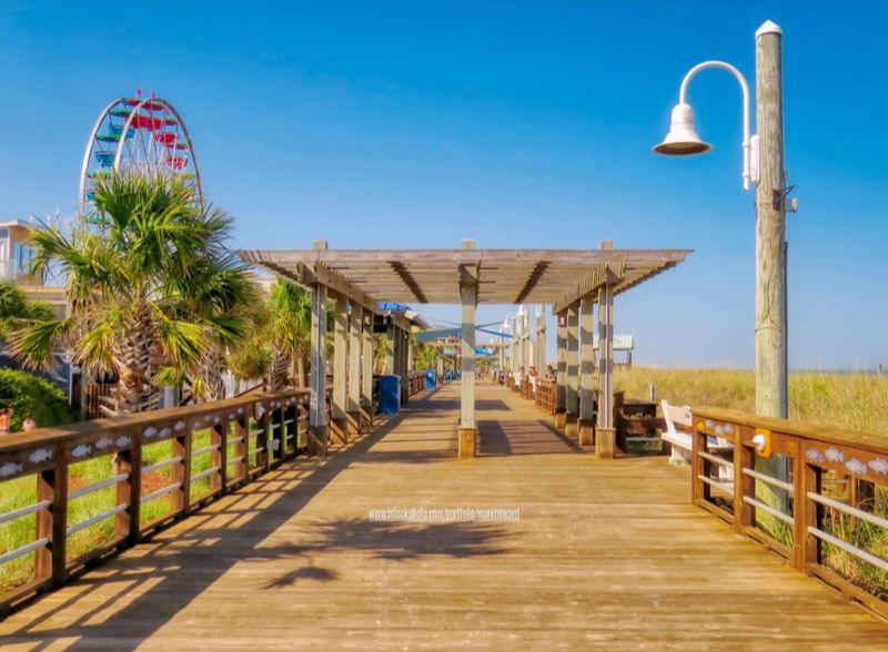 A Classic Beach-Town Vibe That Feels Like Stepping Back in Time A Classic Beach-Town Vibe That Feels Like Stepping Back in Time