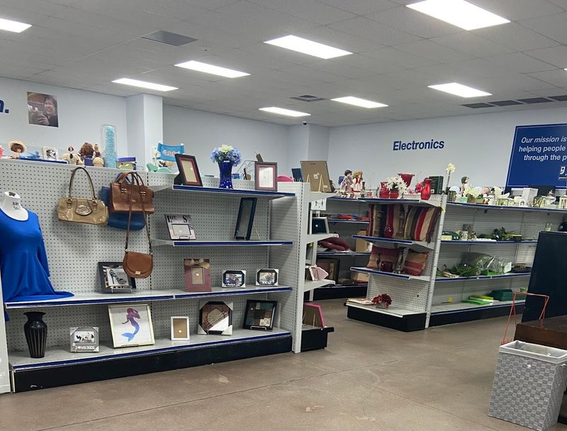 A Clean and Organized Shopping Experience
