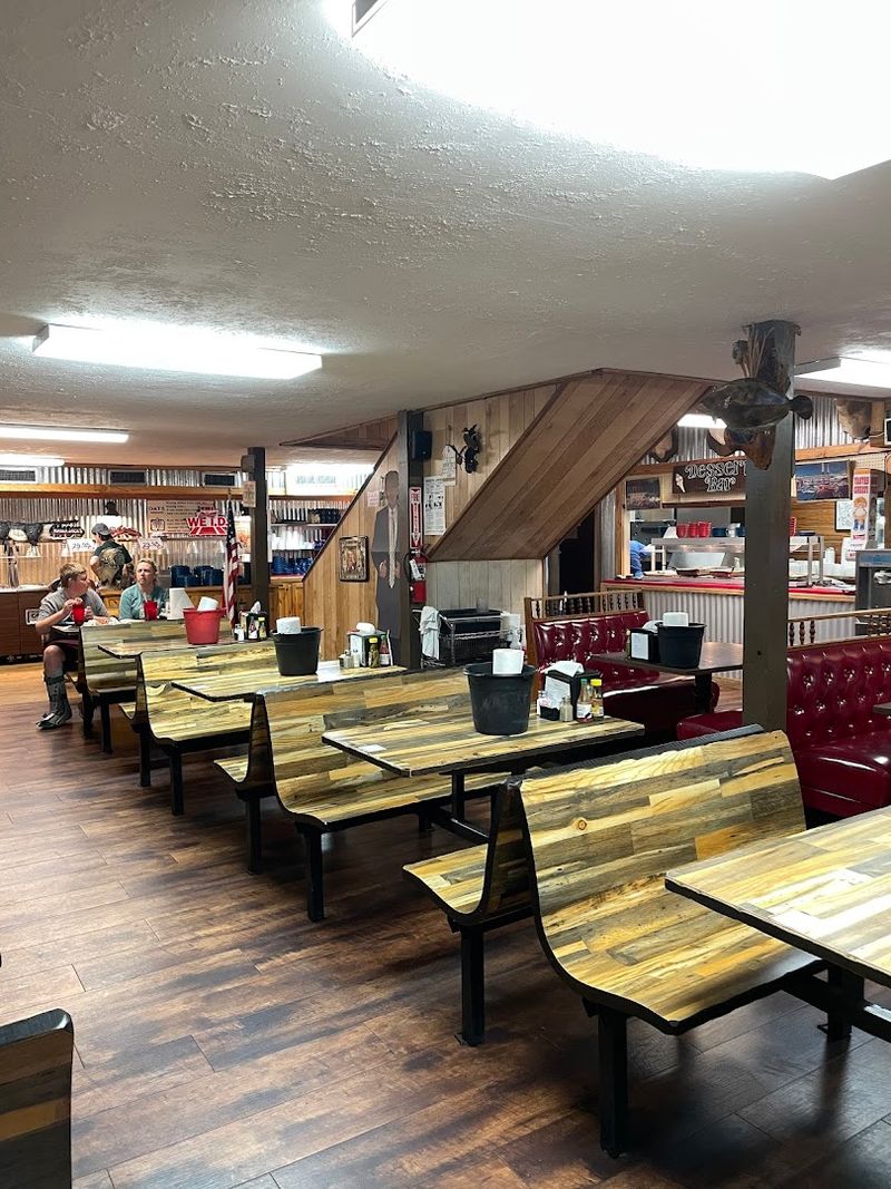 A Cozy Dining Room With a Warm Texas Welcome