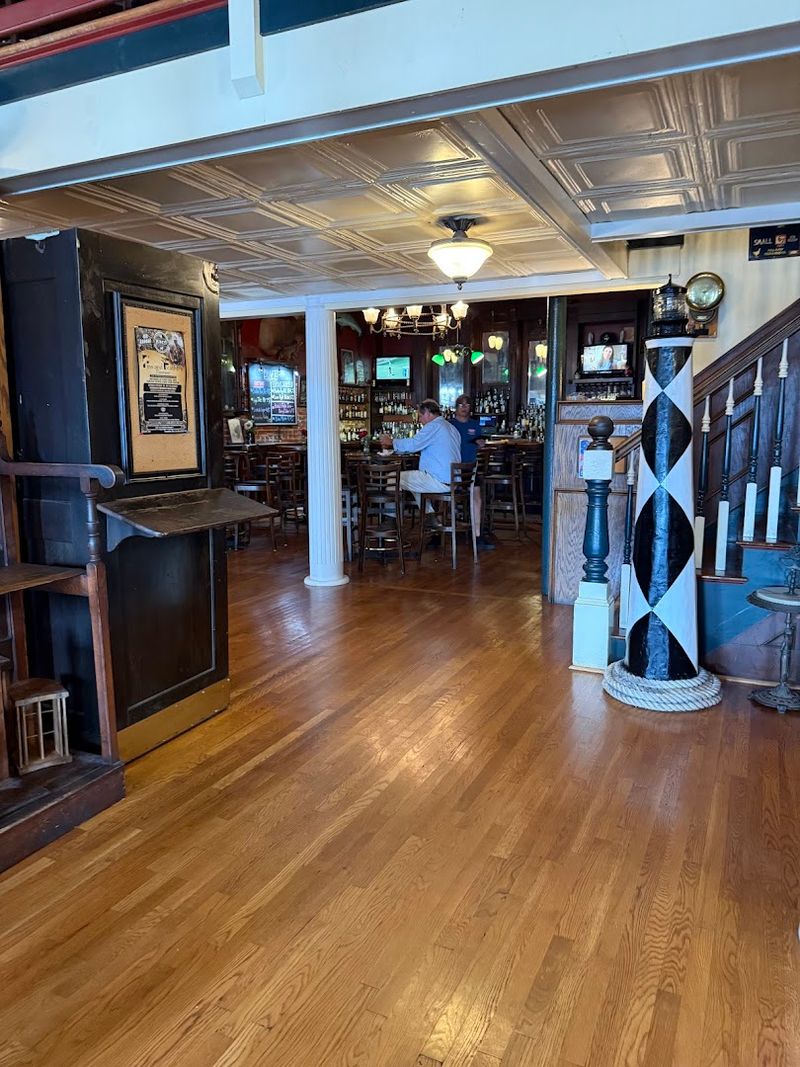 A Craft Beer Taproom That Pairs Perfectly With Every Dish