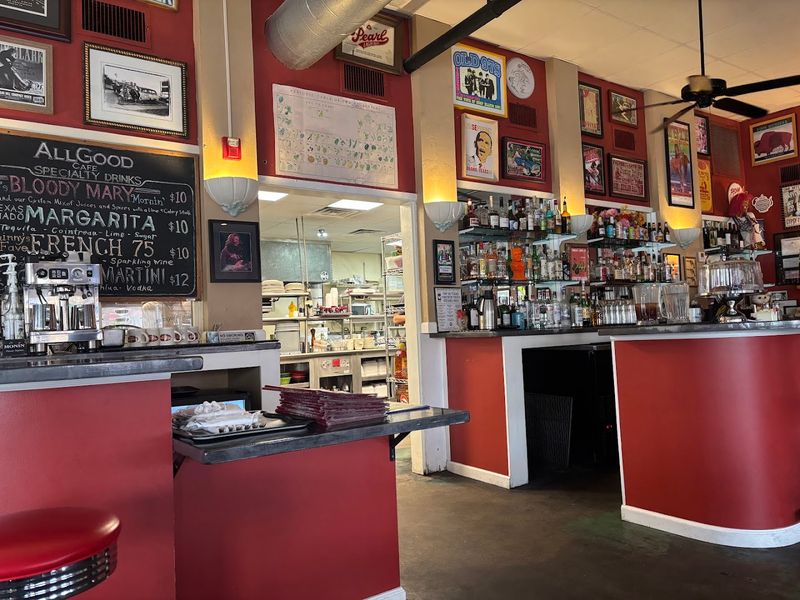 A Deep Ellum Atmosphere Unlike Anywhere Else A Deep Ellum Atmosphere Unlike Anywhere Else