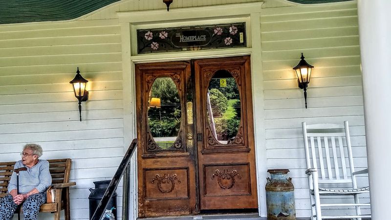 A Destination for Appalachian Trail Hikers and Road-Trippers A Destination for Appalachian Trail Hikers and Road-Trippers