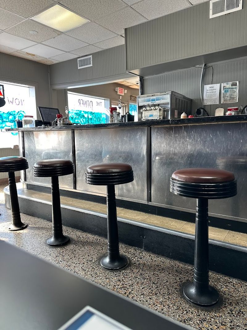 A Diner Atmosphere That Feels Like Stepping Back in Time