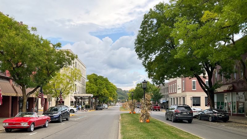 A Downtown Full of Independent Shops Worth Exploring A Downtown Full of Independent Shops Worth Exploring