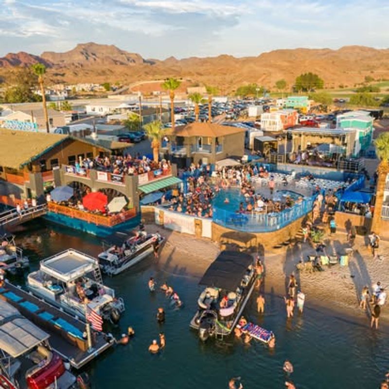 A Floating Bar Right on the Colorado River