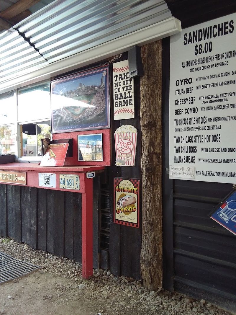 A Food Trailer That Keeps Shoppers Fueled Up A Food Trailer That Keeps Shoppers Fueled Up