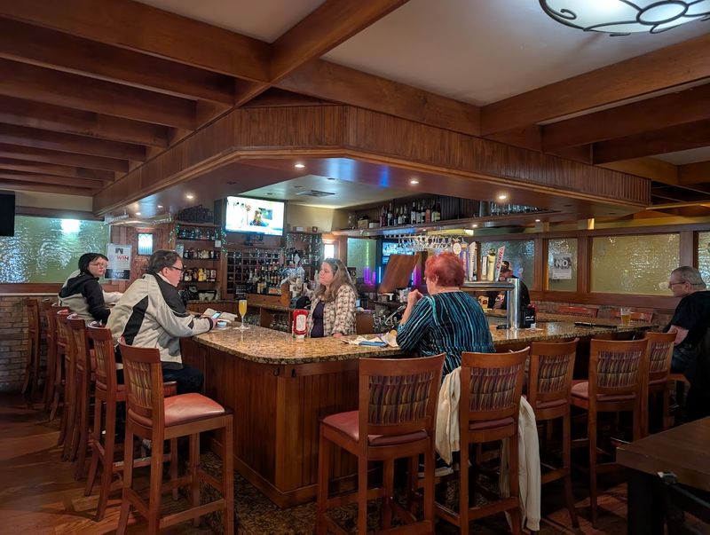 A Full Bar That Keeps the Evening Going
