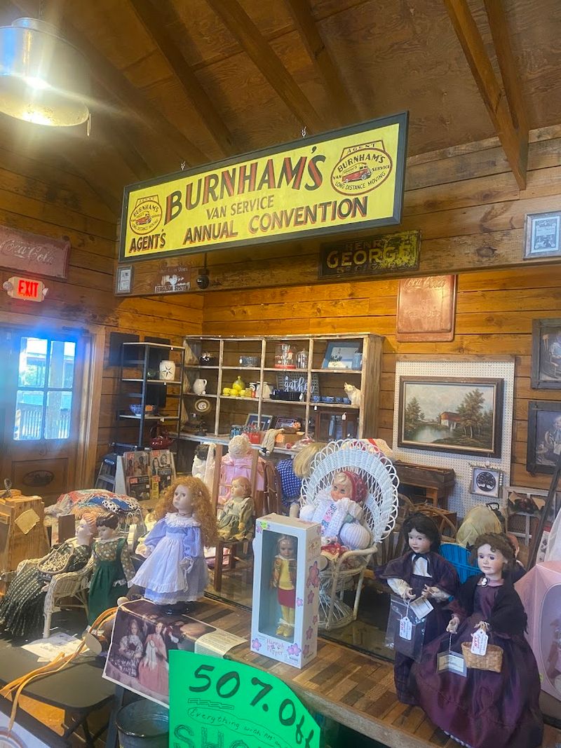 A General Store and Bakery Worth Browsing