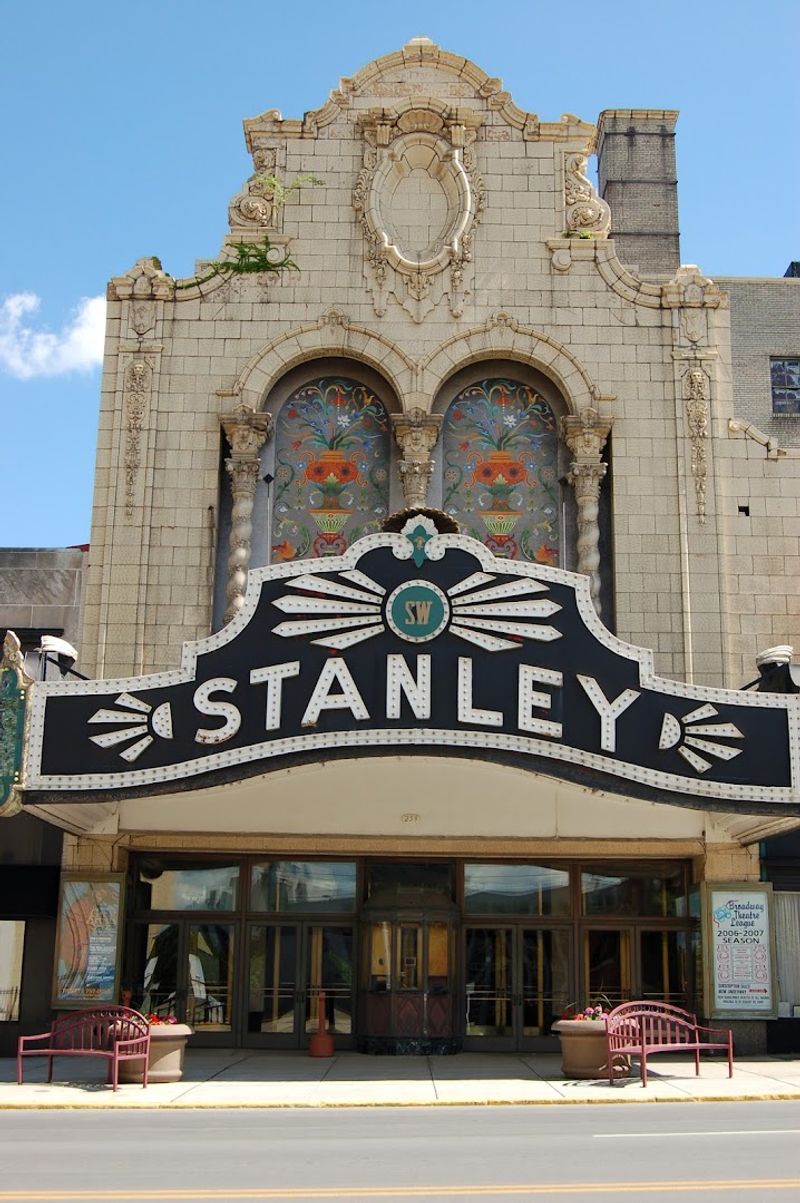 A Growing Arts and Entertainment Scene A Growing Arts and Entertainment Scene
