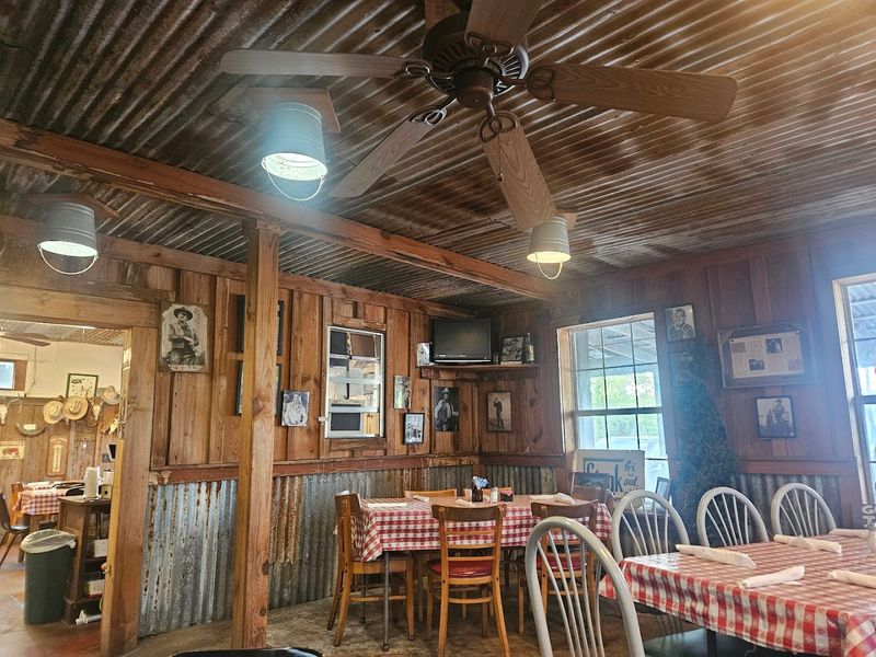 A Historic Building That Makes the Food Taste Better A Historic Building That Makes the Food Taste Better