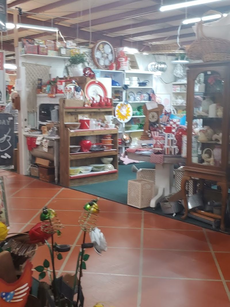 A Hold Area That Makes Shopping Stress-Free