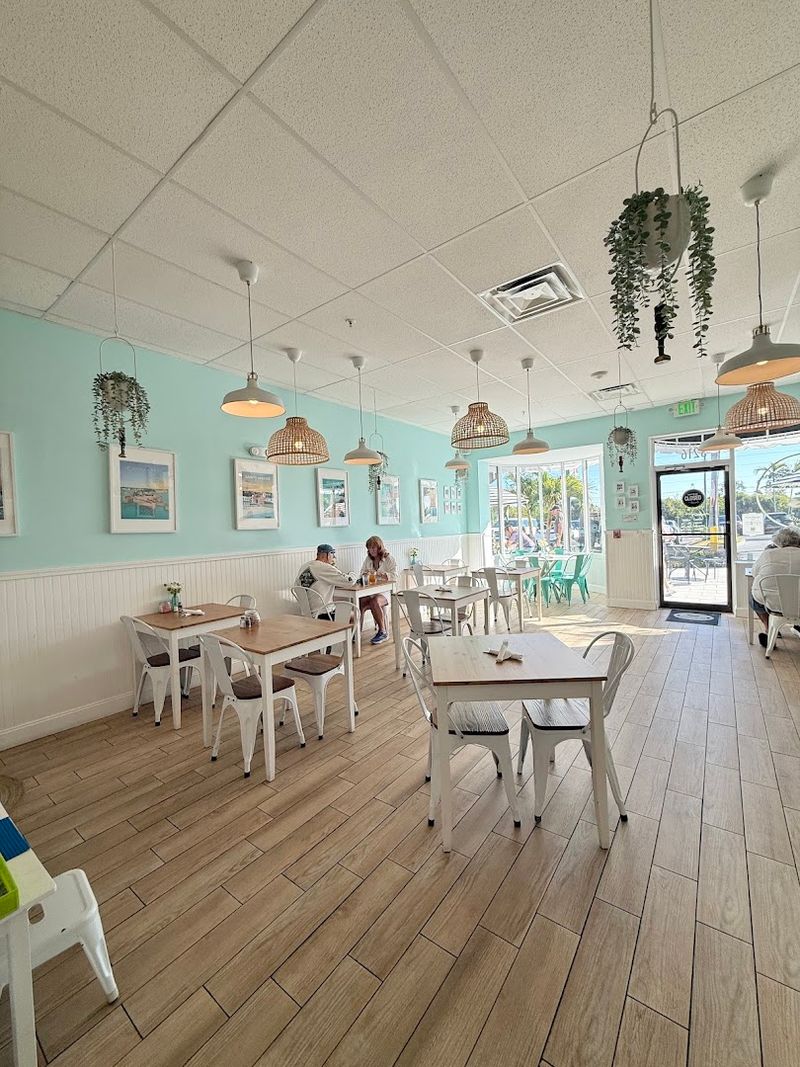A Kid-Friendly Corner That Makes Parents Breathe Easy