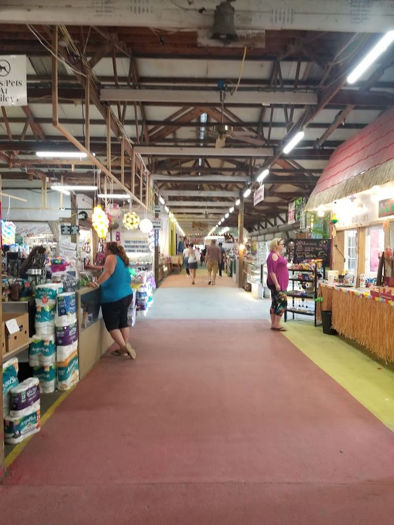 A Laid-Back Local Atmosphere That Feels Genuinely Authentic A Laid-Back Local Atmosphere That Feels Genuinely Authentic