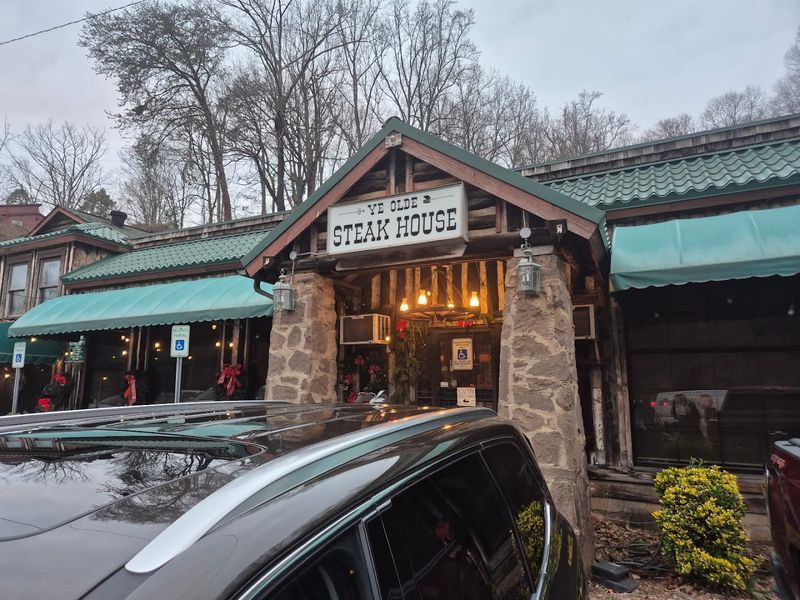 A Landmark Restaurant With Over 55 Years of History A Landmark Restaurant With Over 55 Years of History
