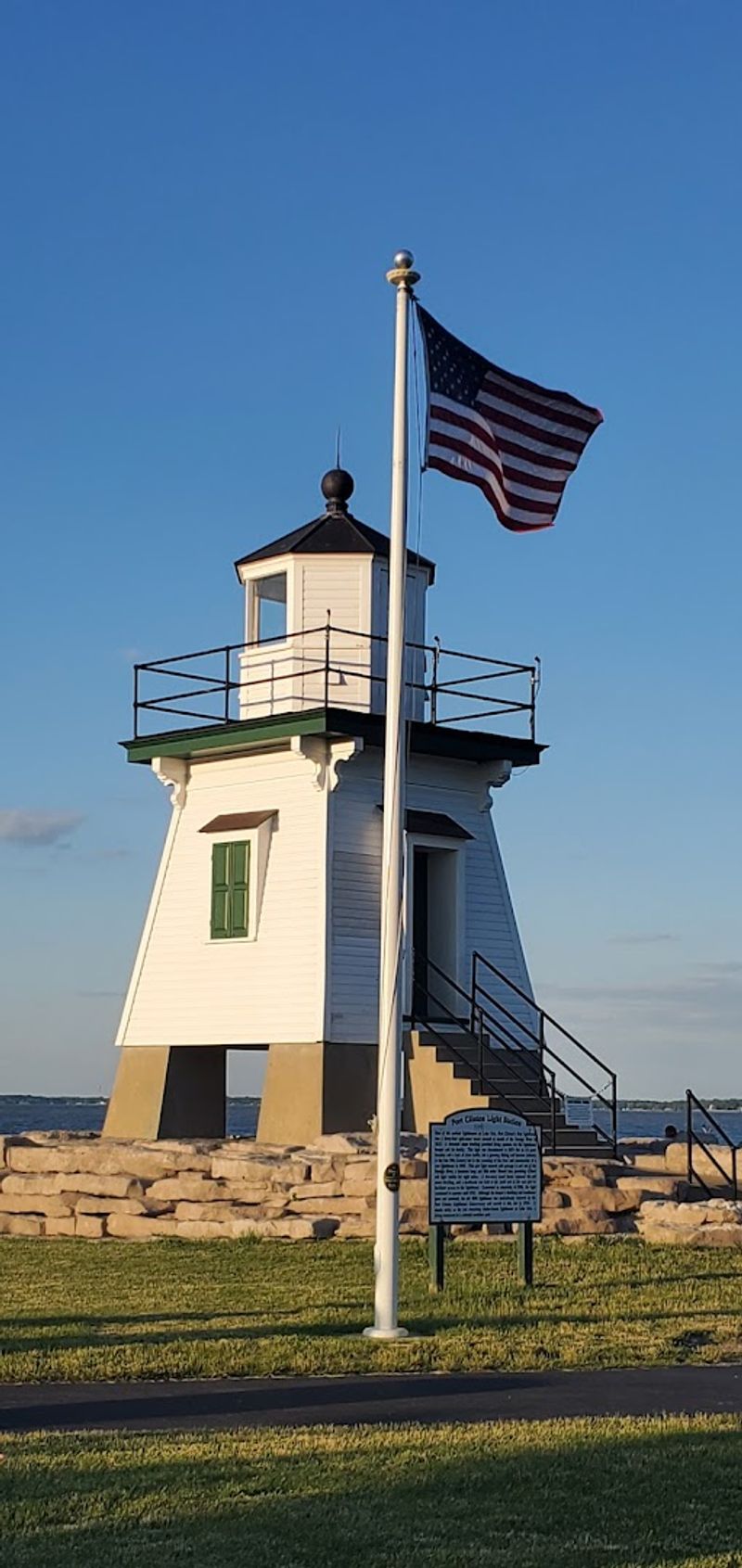 A Lighthouse That Invites Artists and Painters A Lighthouse That Invites Artists and Painters