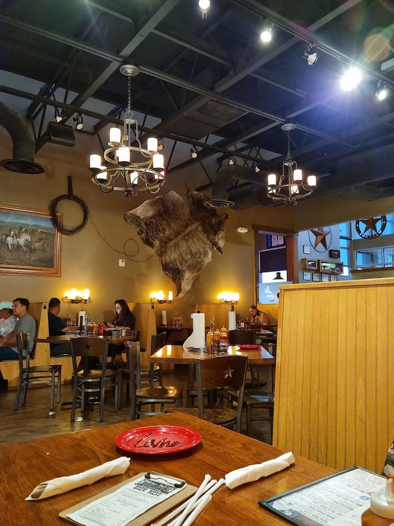 A Lively Atmosphere Perfect for Groups, Dates, and Everything In Between A Lively Atmosphere Perfect for Groups, Dates, and Everything In Between