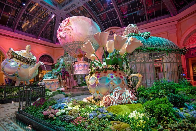 A Living Work of Art Built by a 140-Person Horticulture Team
