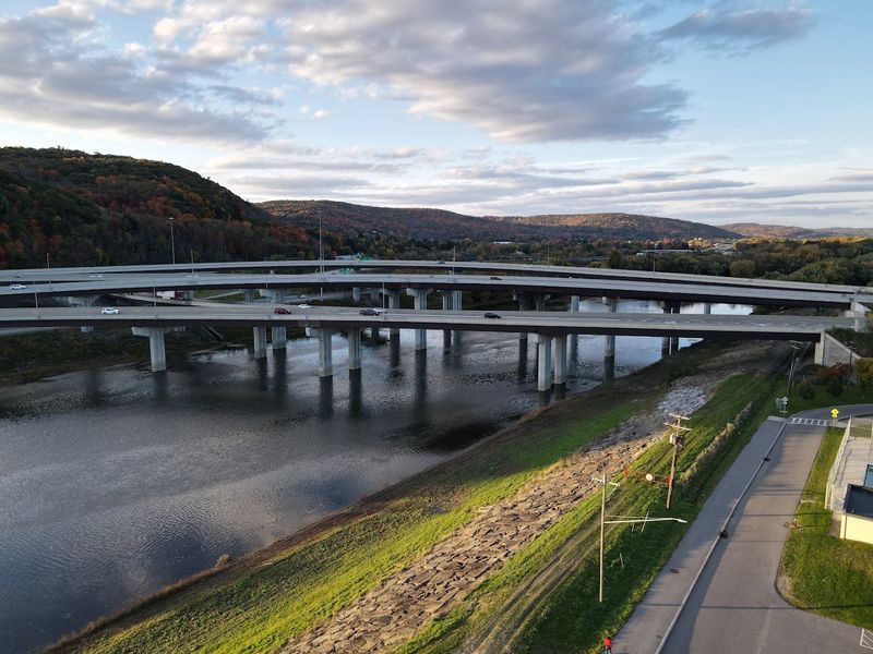 A Location That Connects You to the Wider Region