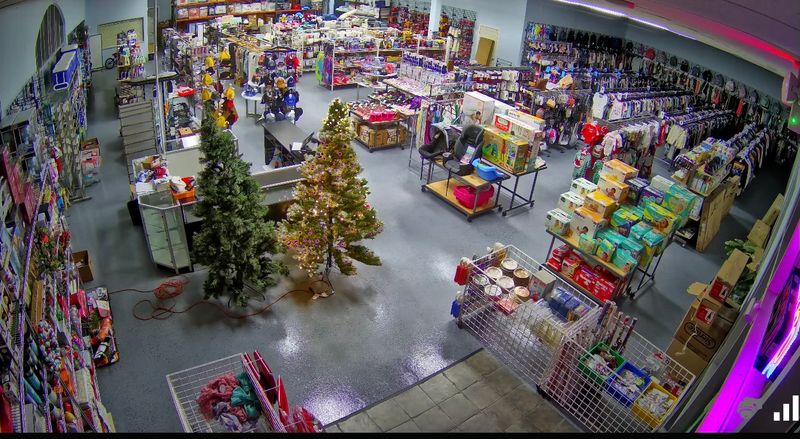 A Massive 5,000-Square-Foot Shopping Floor A Massive 5,000-Square-Foot Shopping Floor
