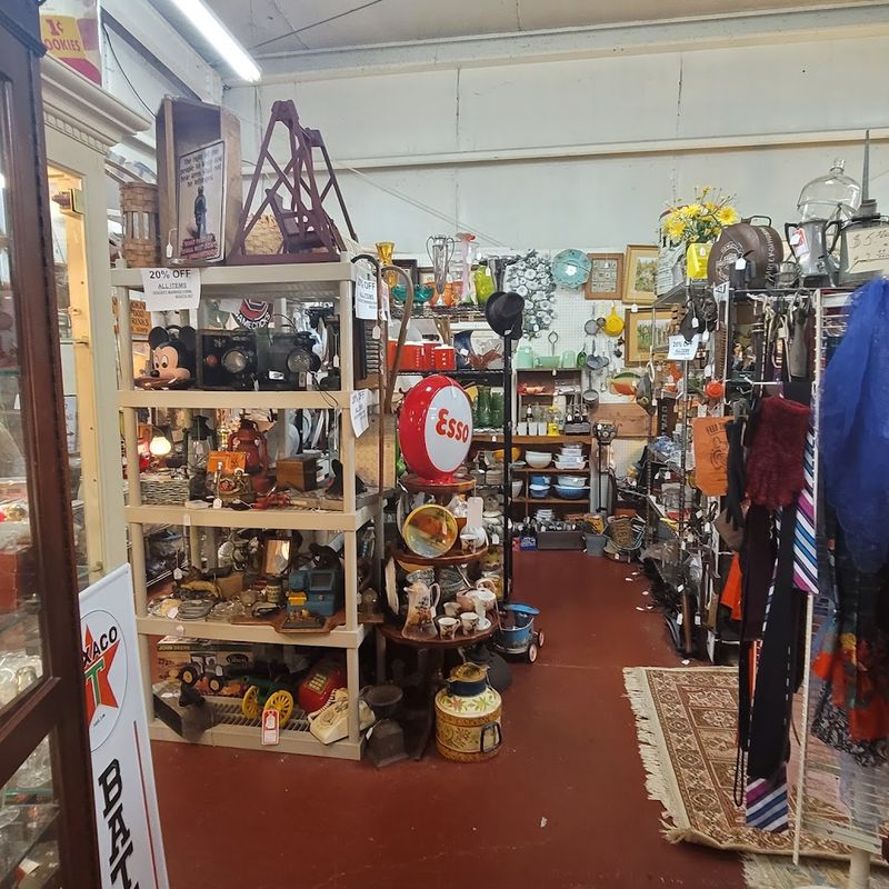 A Massive Space Packed With Endless Finds A Massive Space Packed With Endless Finds