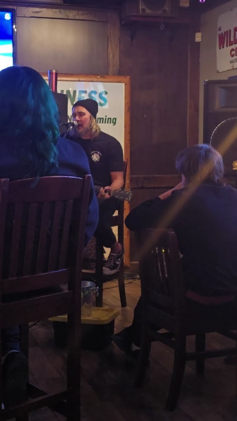 A Patio, Live Music, and Reasons to Stay Longer
