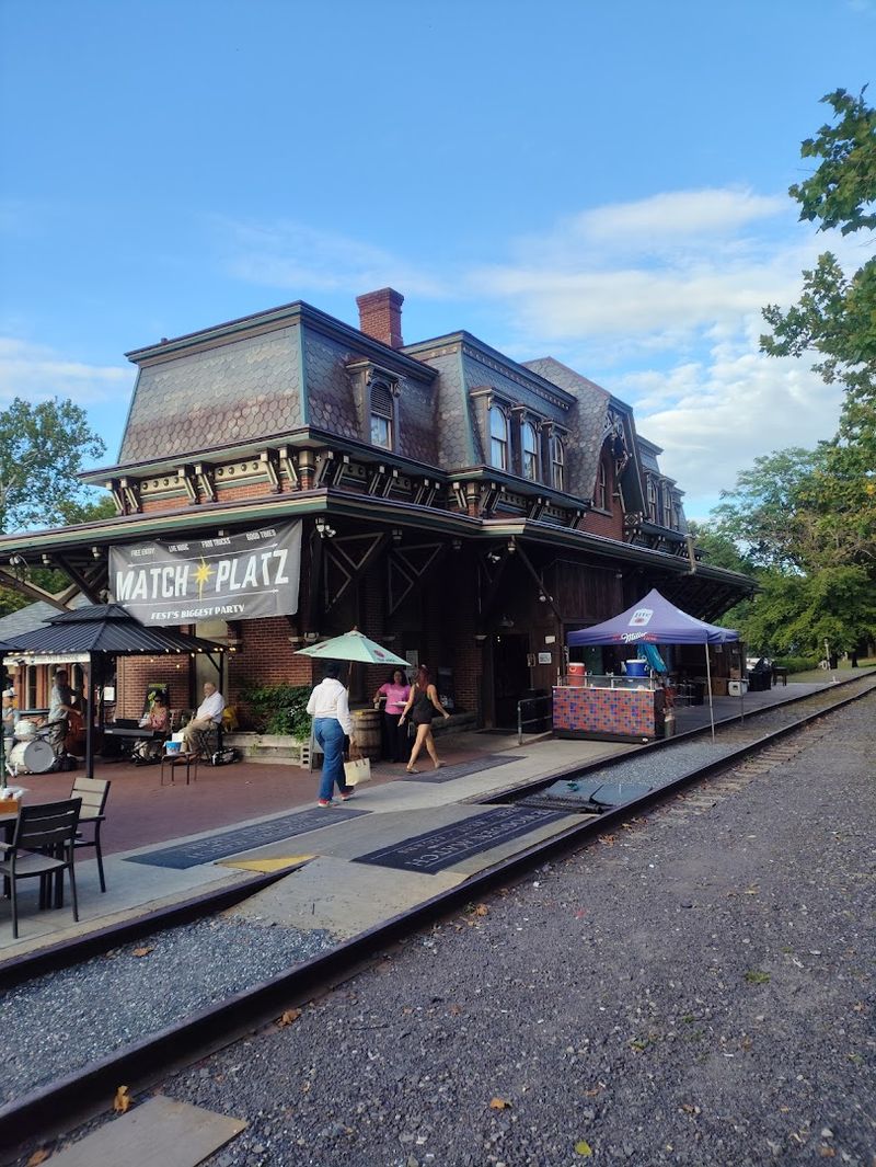 A Railroad Station Turned Legendary Gastropub A Railroad Station Turned Legendary Gastropub