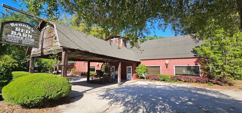 A Real Barn Turned Restaurant That Feels Like a Time Capsule