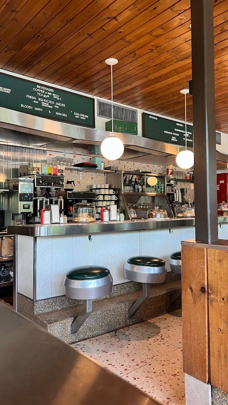 A Retro Atmosphere Dripping With Catskills Character