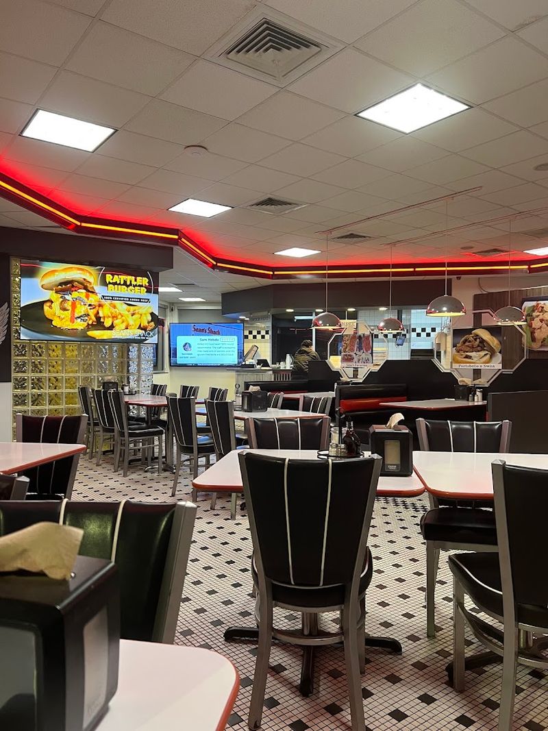 A Retro Atmosphere That Feels Like a Throwback A Retro Atmosphere That Feels Like a Throwback