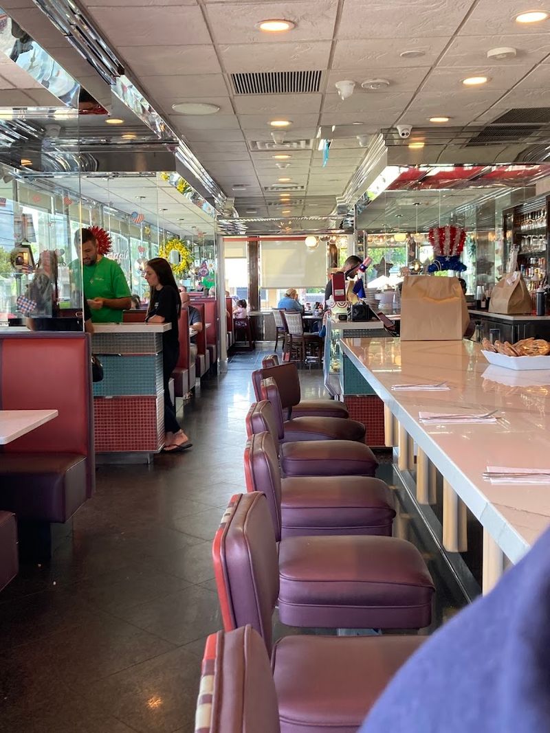 A Retro Atmosphere Worth the Drive