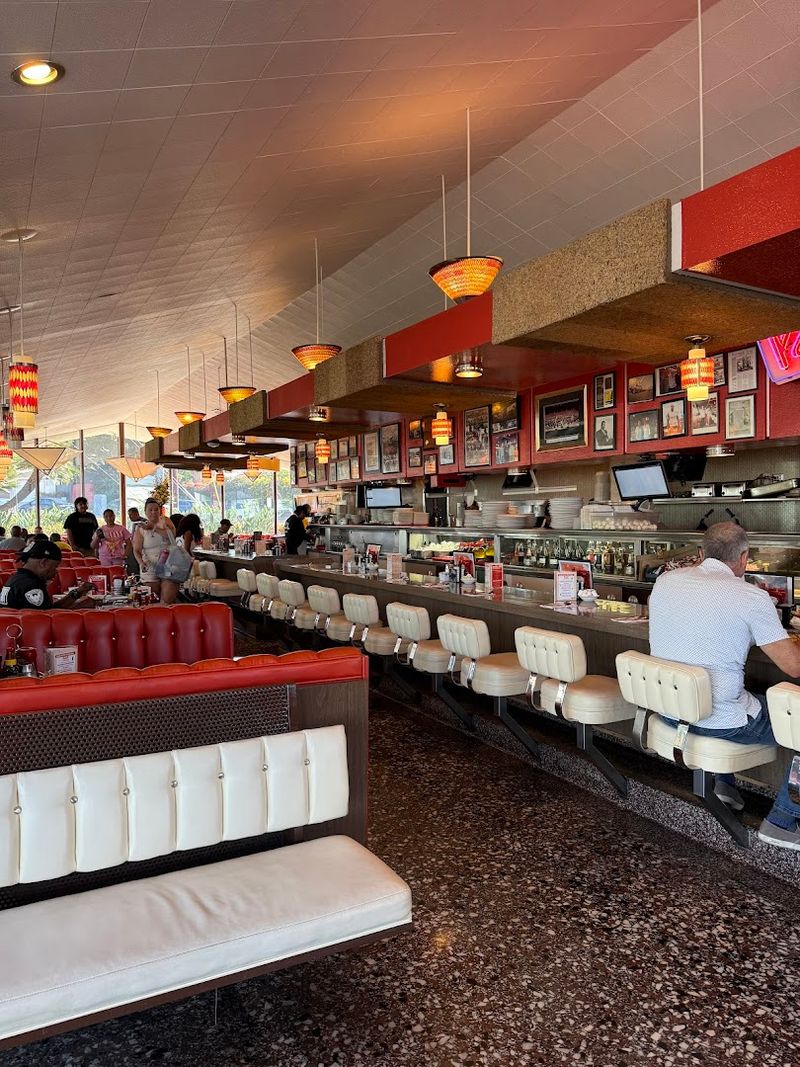 A Retro Interior That Feels Like a Living Museum of 1950s California