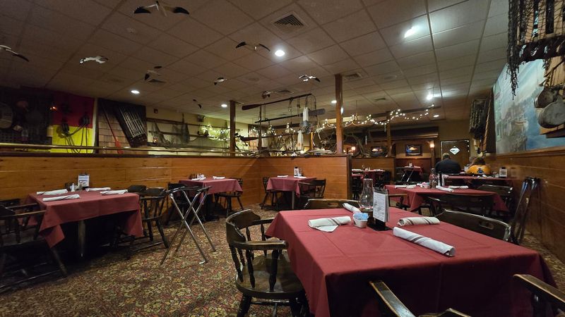 A Rustic Atmosphere That Feels Like Home A Rustic Atmosphere That Feels Like Home