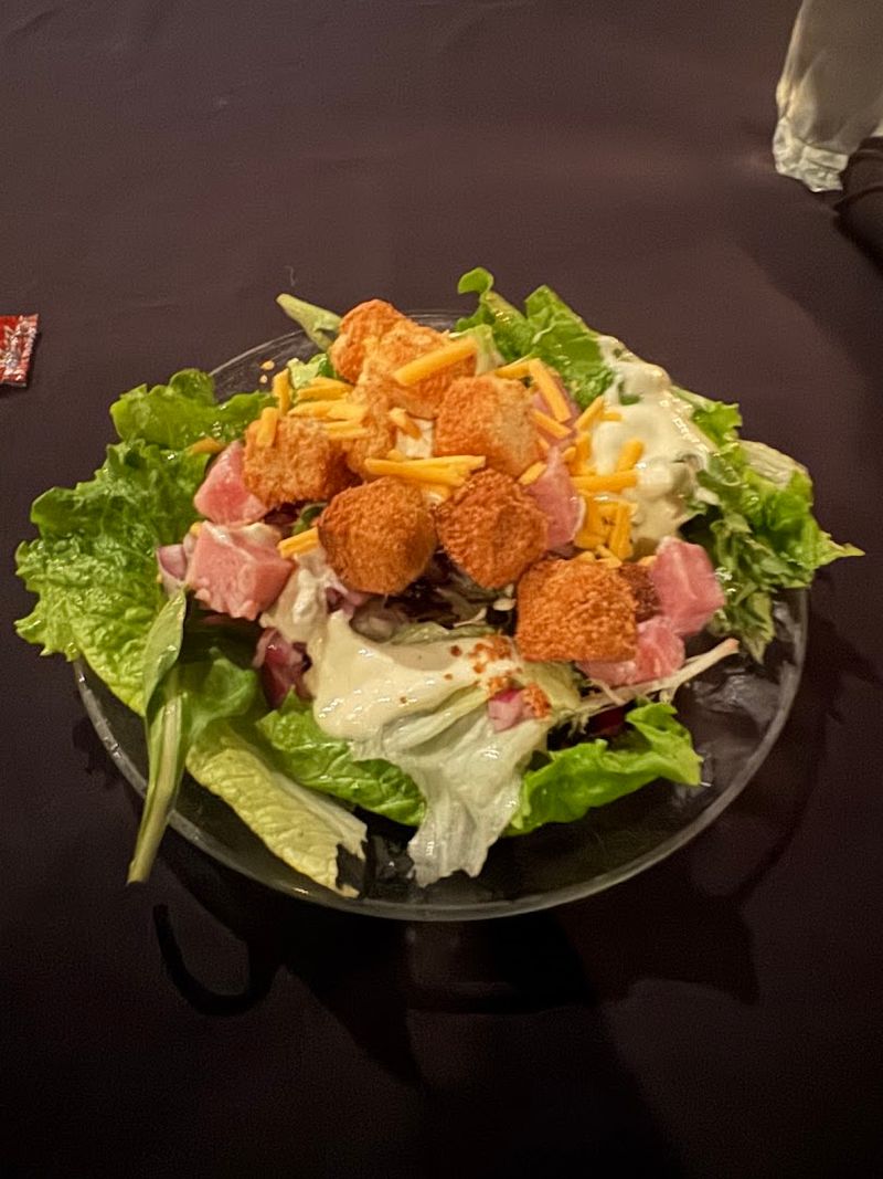A Salad Bar That Steals the Show A Salad Bar That Steals the Show