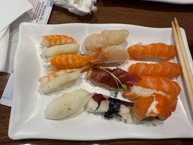 A Sashimi and Seafood Selection That Impresses Purists