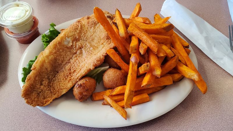 A Seafood Menu That Goes Beyond Fried Chicken