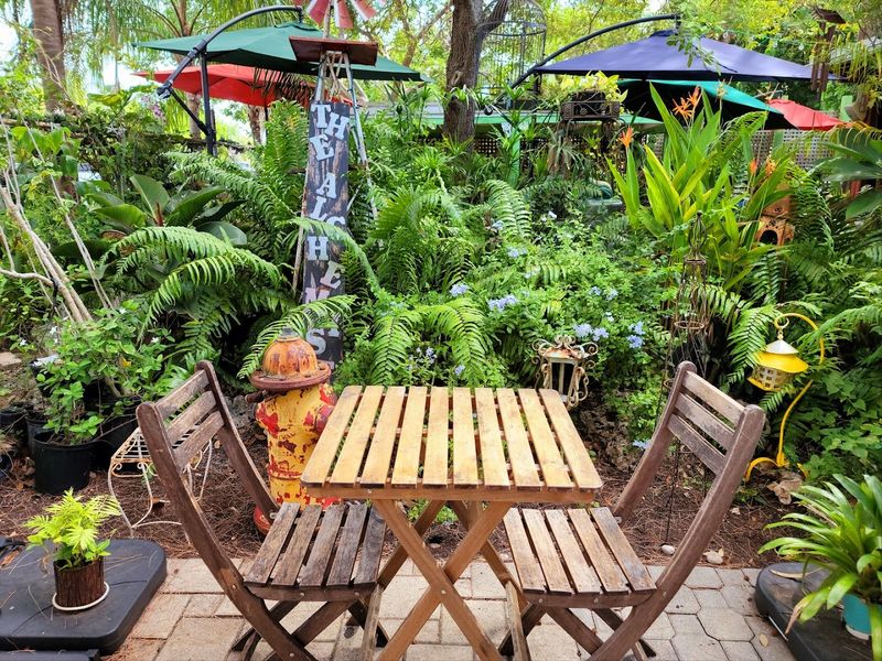 A Secret Garden Atmosphere That Feels Straight Out of a Fairy Tale