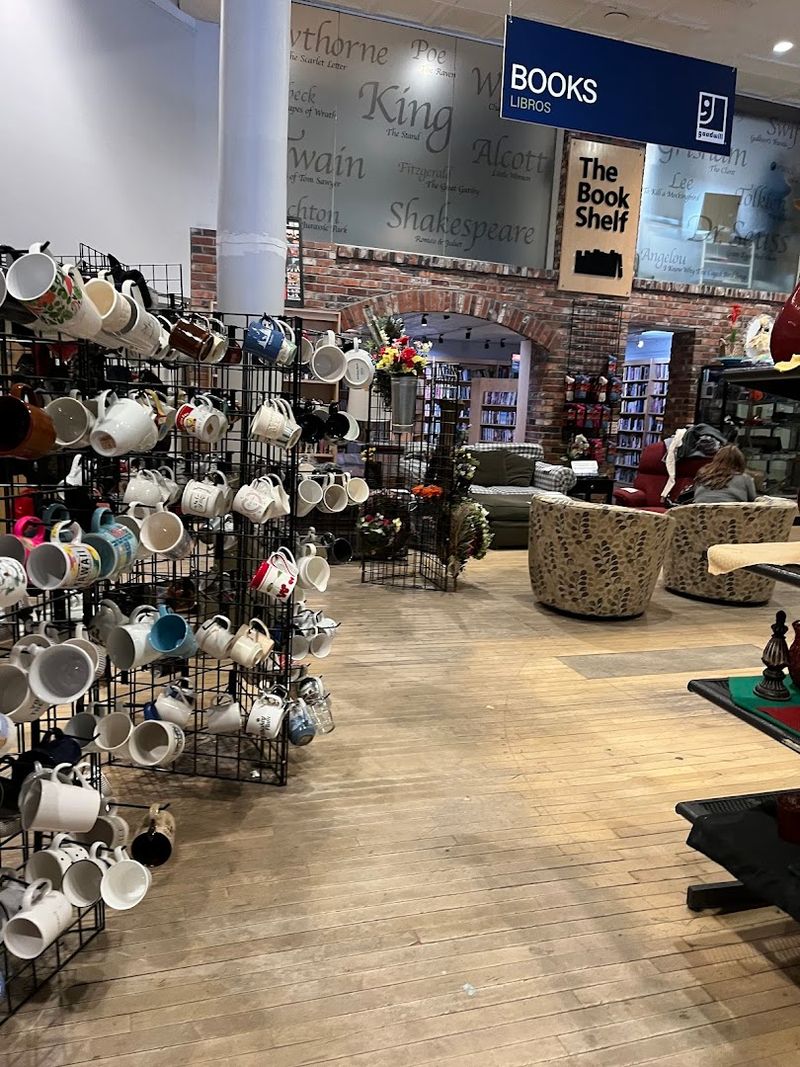 A Spot That Keeps Bringing Shoppers Back