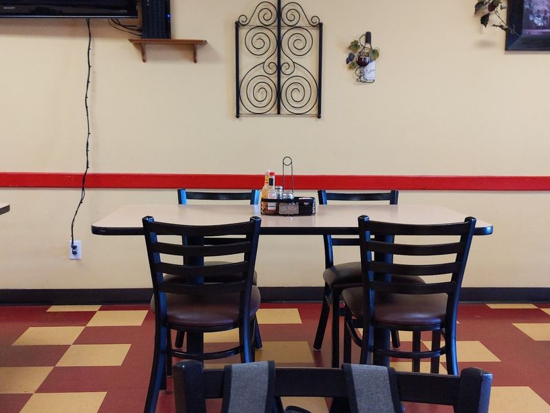 A Spotlessly Clean Dining Space A Spotlessly Clean Dining Space